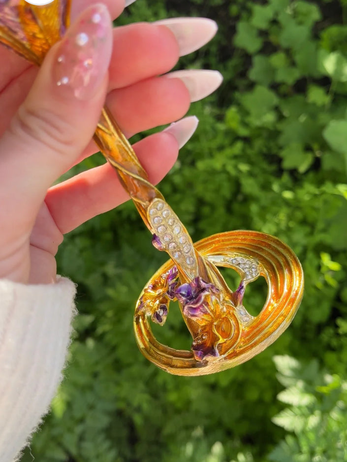 Tangled Dreams Champagne Glass